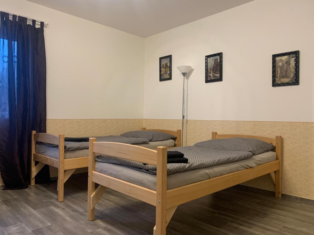 Penzion U Jezera Hotel Konstantinovy Lázně Kültér fotó