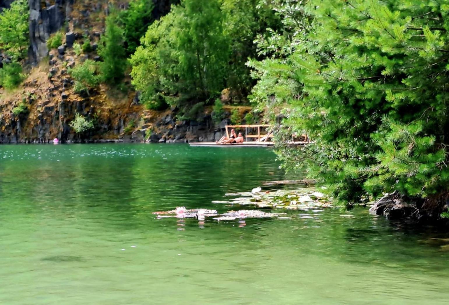 Penzion U Jezera Hotel Konstantinovy Lázně Kültér fotó